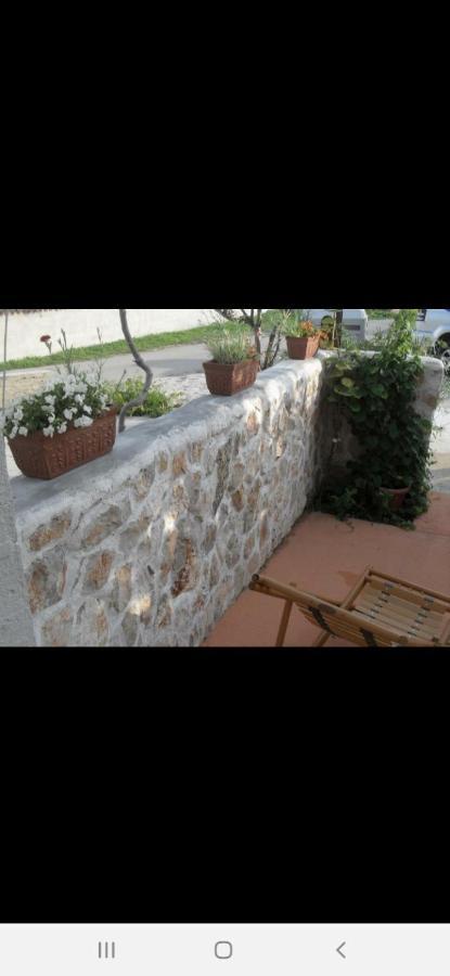 Basil Apartments And Rooms Бетина Екстериор снимка