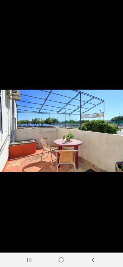 Basil Apartments And Rooms Бетина Екстериор снимка