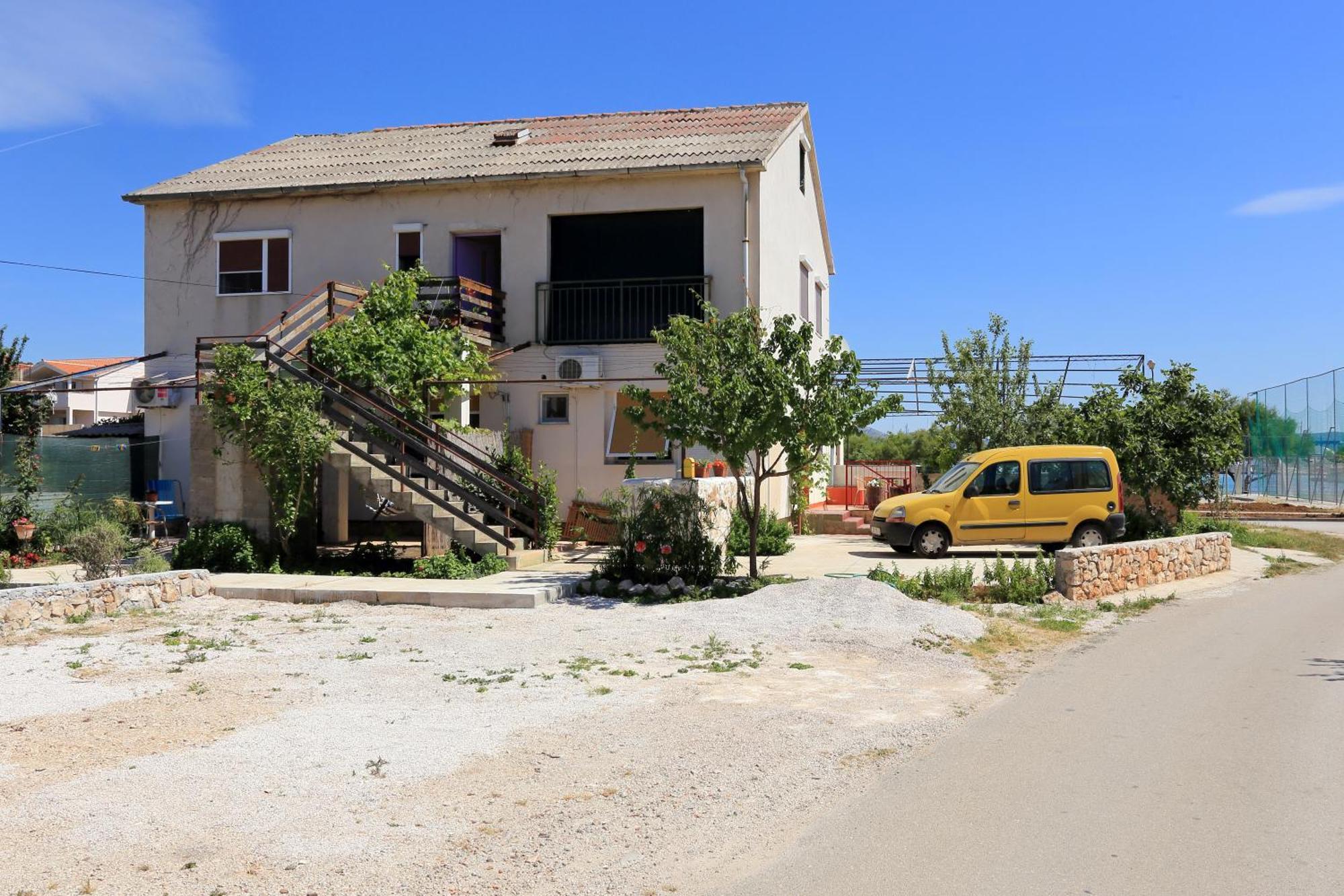 Basil Apartments And Rooms Бетина Екстериор снимка