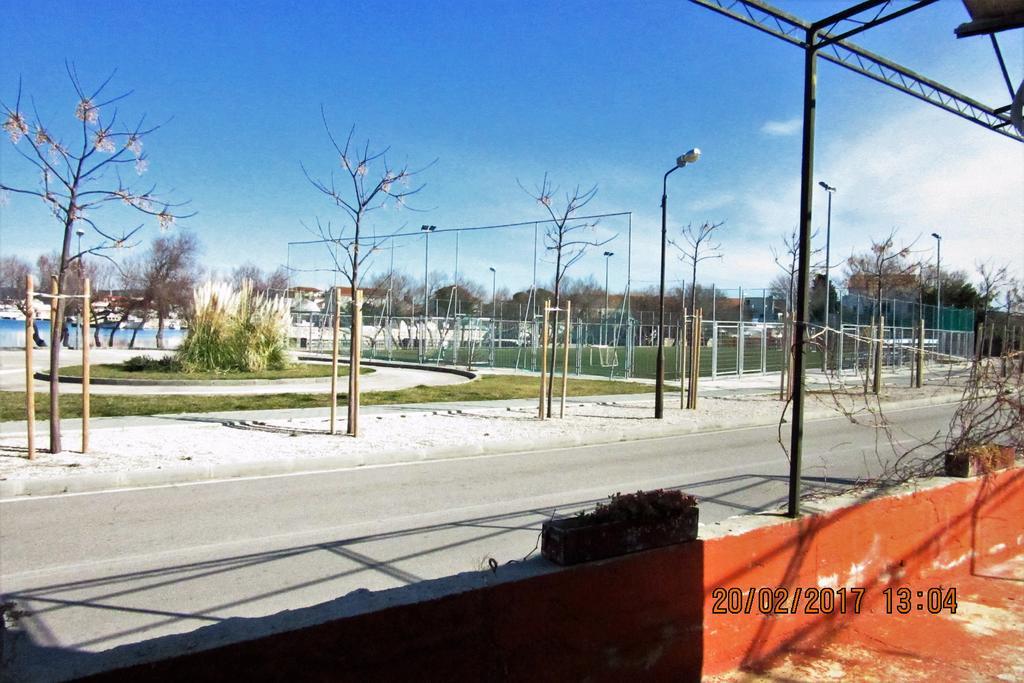 Basil Apartments And Rooms Бетина Екстериор снимка