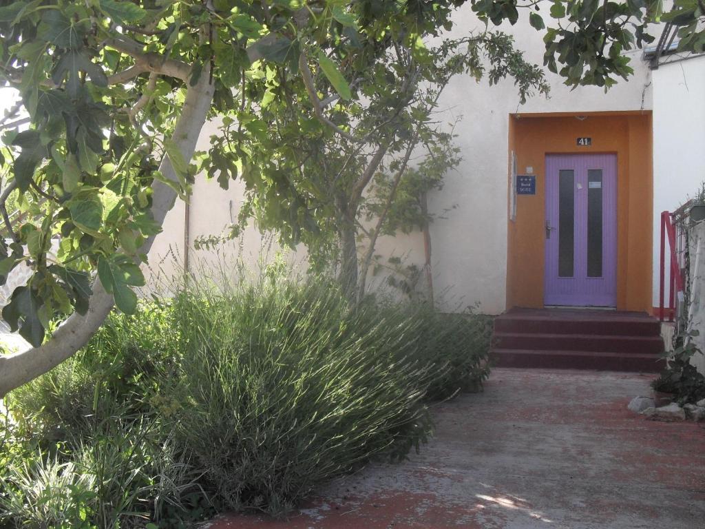 Basil Apartments And Rooms Бетина Екстериор снимка