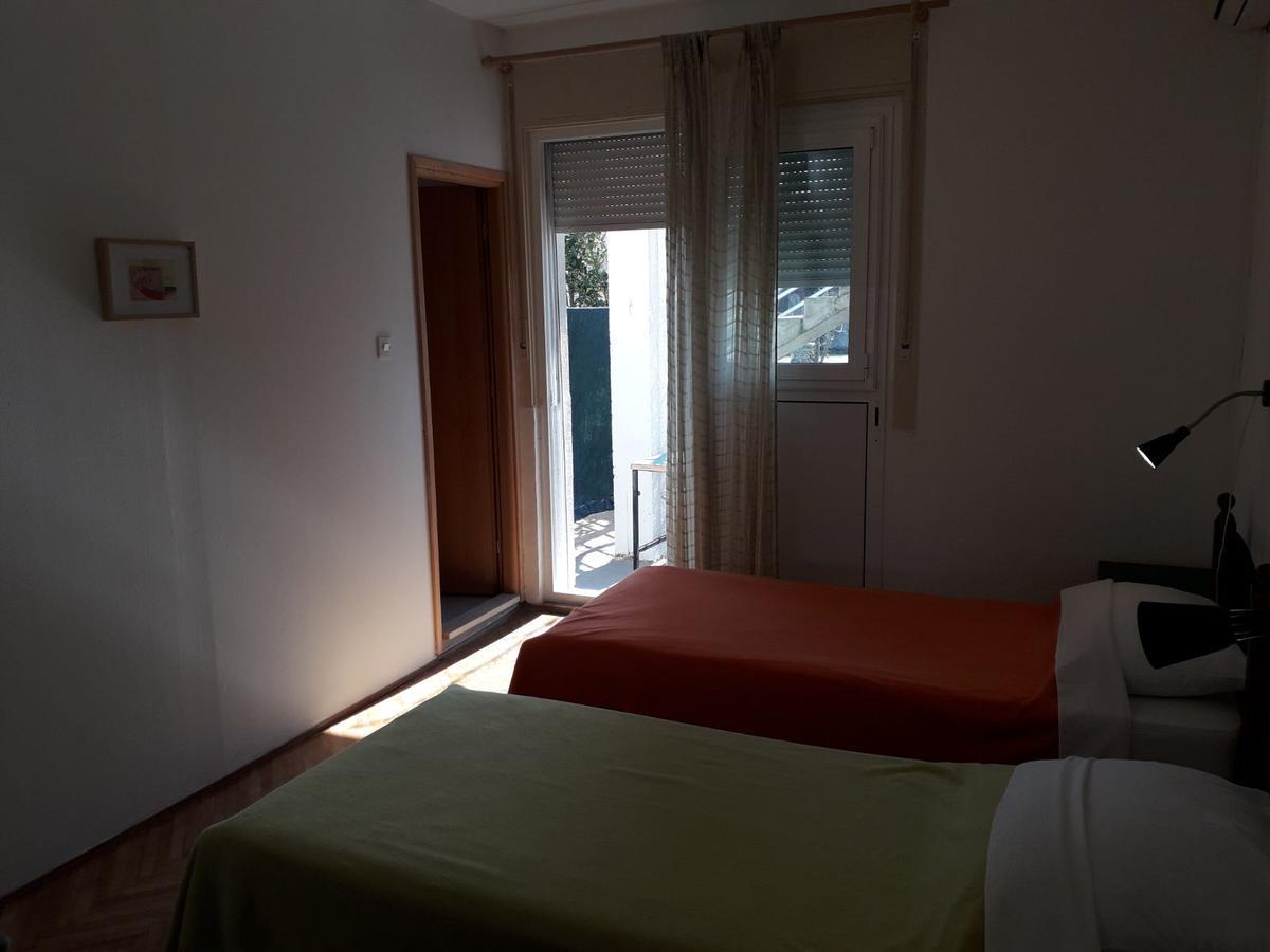 Basil Apartments And Rooms Бетина Екстериор снимка